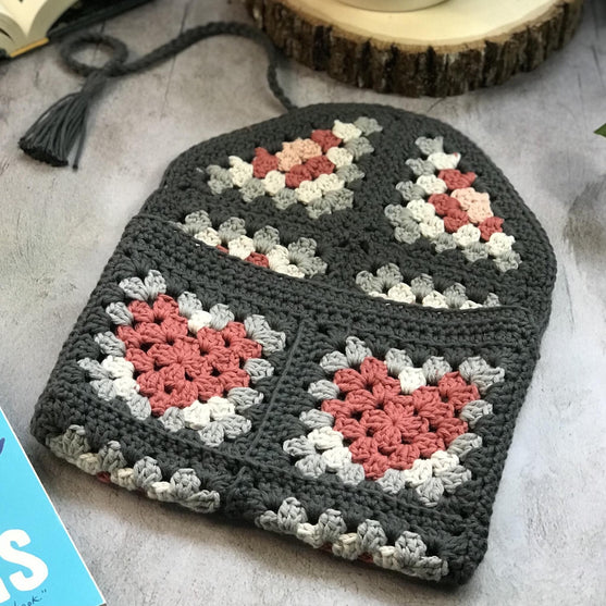 Stevie - Book Cozy
4