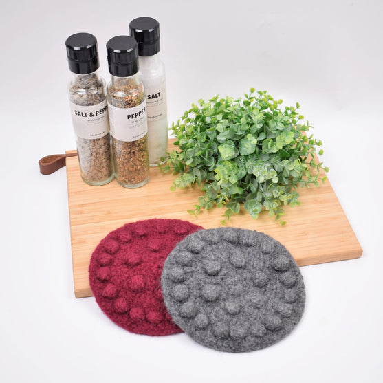 Trivet with flower motif
1