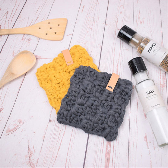 Ribbon “C2C” Table Coaster
2