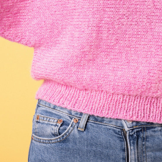Cropped Across - Sweater - Pink Collection
6