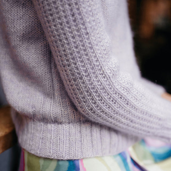 Jacaranda - Raglan Pullover
5