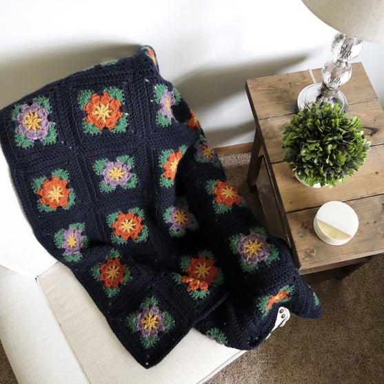 Fleur - Throw
2