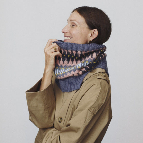Dorthea - Cowl
2