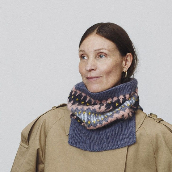 Dorthea - Cowl
3