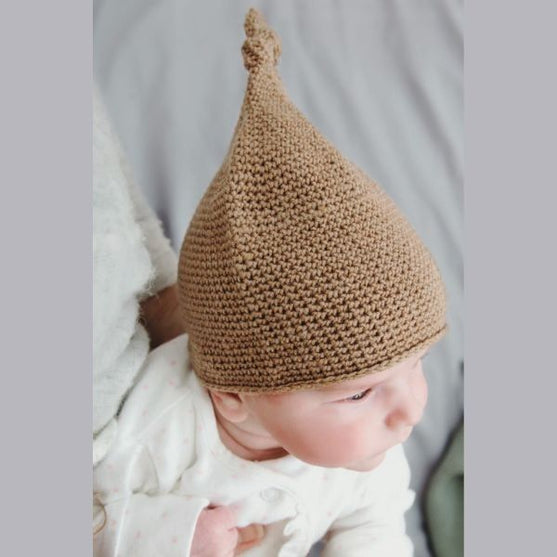 Baby hat with knot
5