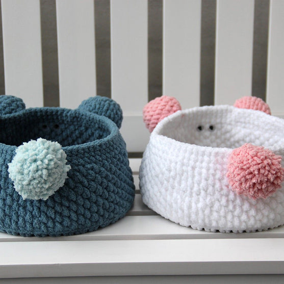 Teddy Basket with PU leather base
3