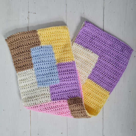 Patchy - Infinity scarf
4