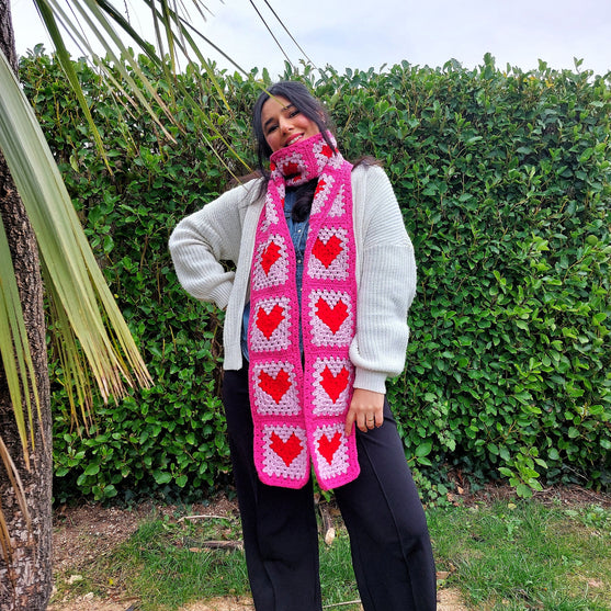Queen of Hearts - Scarf
3