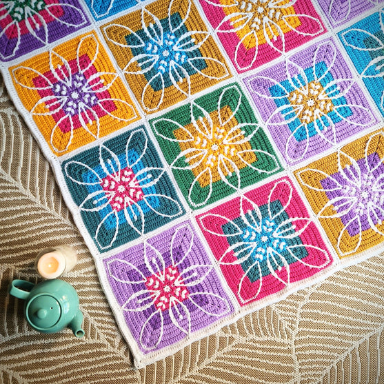 FloralWhiteTea - Blanket
2