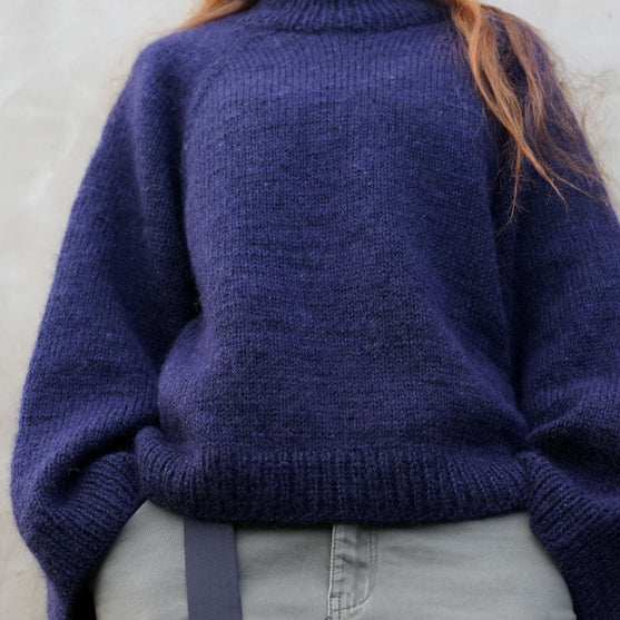 Deep Tide - Sweater
6