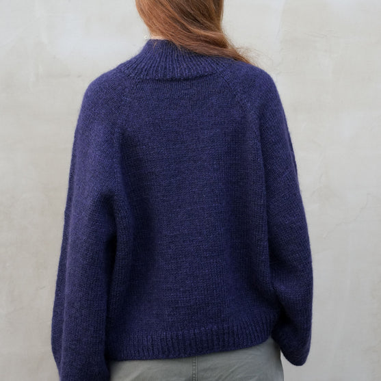 Deep Tide - Sweater
9