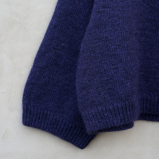 Deep Tide - Sweater
4