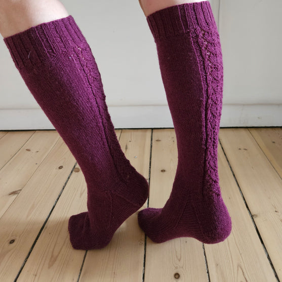 Flora - Knee-high socks
2