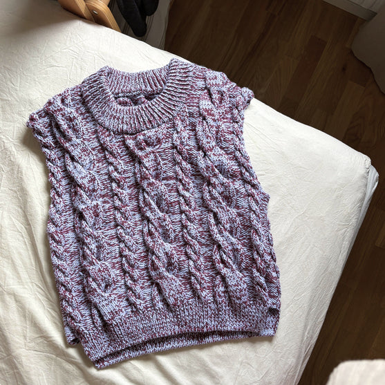 Beyond Cables - Vest
5