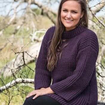 1665 – Women’s sweater in fisherman’s rib in eggplant Mayflower Easy Care Classic.
1