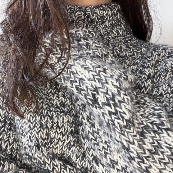 Ronnie - Sweater
3
