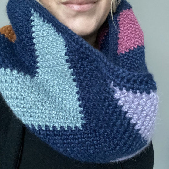 Avanti - Infinity Scarf
4
