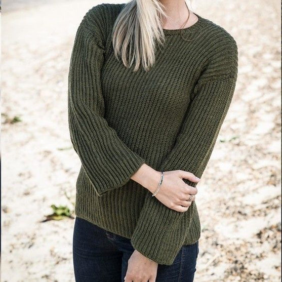 1671 – Sweater in fisherman’s rib in Mayflower Easy Care
4