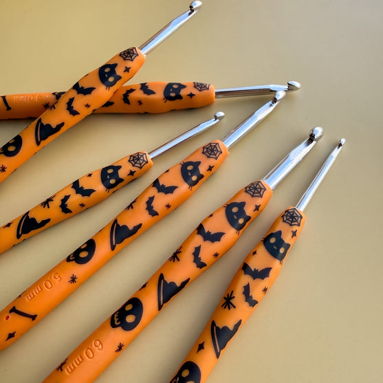 Easy Touch Crochet Hook Set - Halloween - Hobbii
3