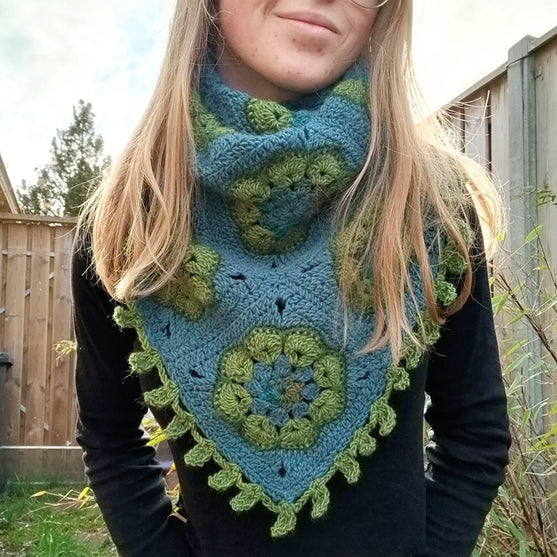 Blooming Garden - Shawl
2
