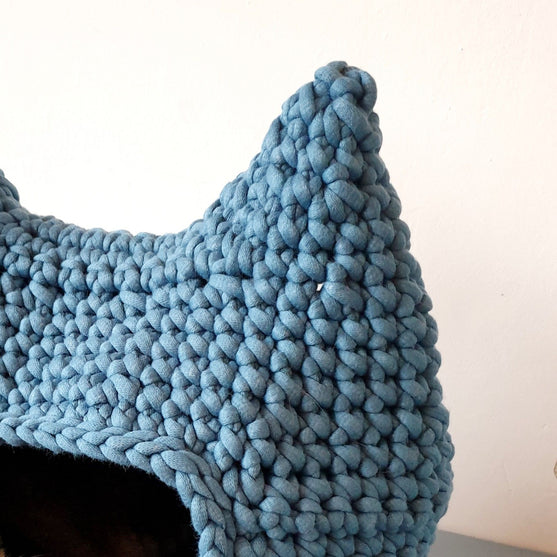 Kitty - Cat house
4