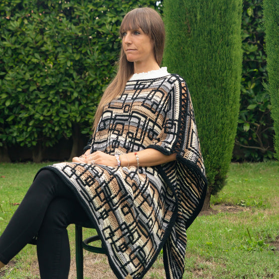 Linked Symmetry - Poncho
8