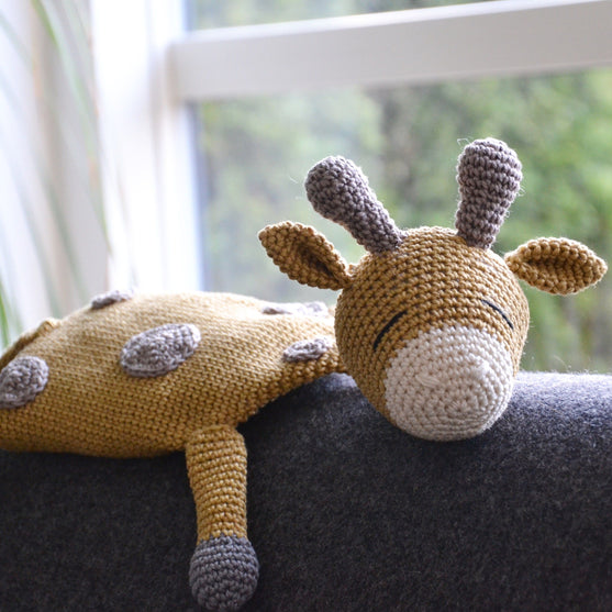 Kalle the Giraffe - Baby comforter
6