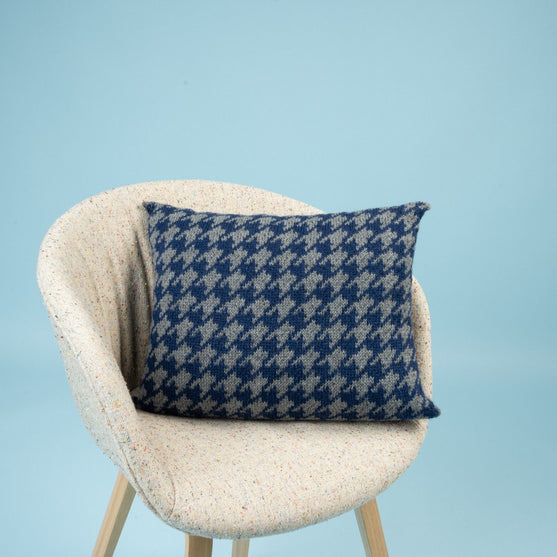 Island - Pillow with houndstooth pattern
2
