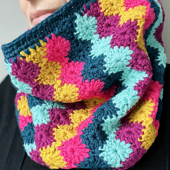 Esther - Cowl
3