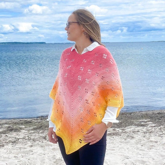 Flying Flowers - Poncho
2