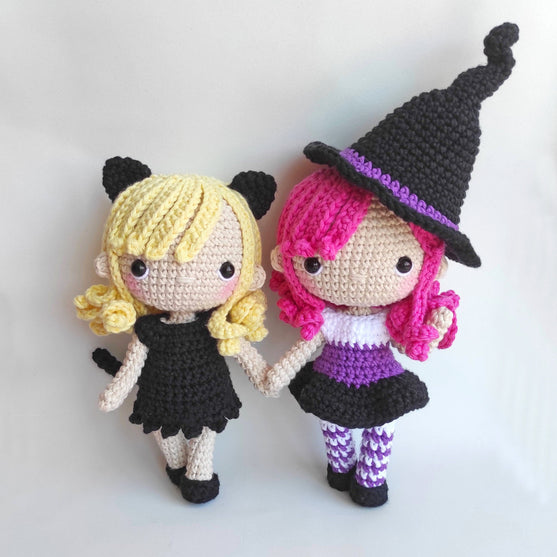 The Sisters Ada and Kat - Halloween
2