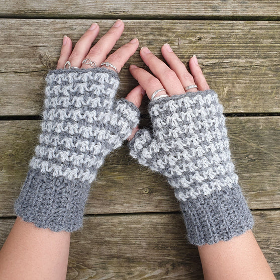 Houndstooth Harmony - Mittens
5