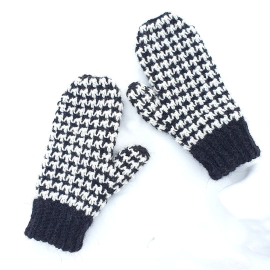 Houndstooth Harmony - Mittens