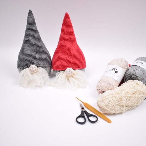 Shy gnome with Christmas hat - big
2