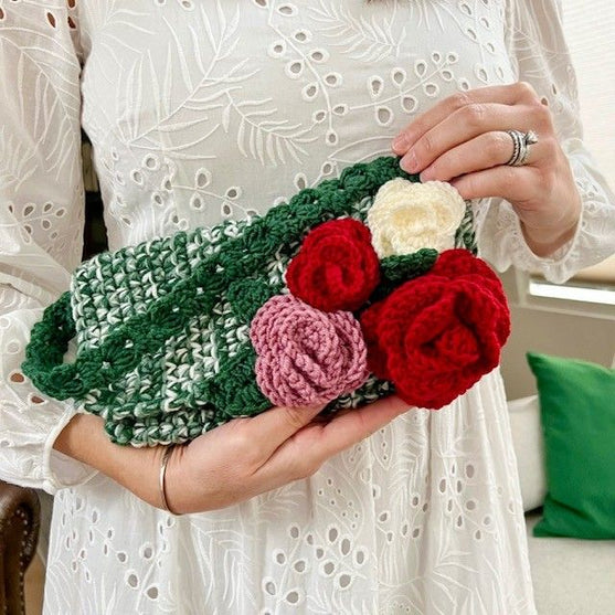 Rose Garden - Clutch
1