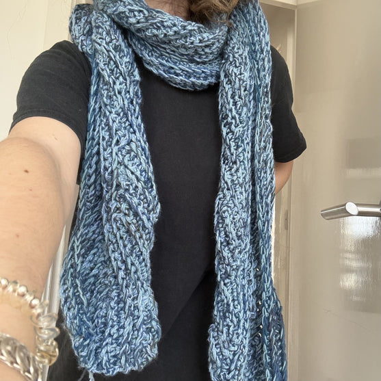 Lapis - Scarf
2