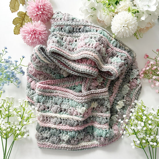 Amarië - Infinity Cowl
6