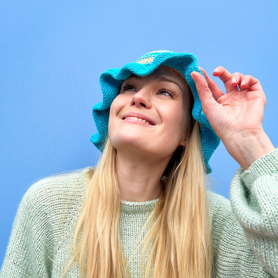 Sopka - Bucket hat with ruffles
2