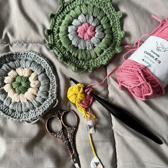 Barrymore Bloom - Coaster
3