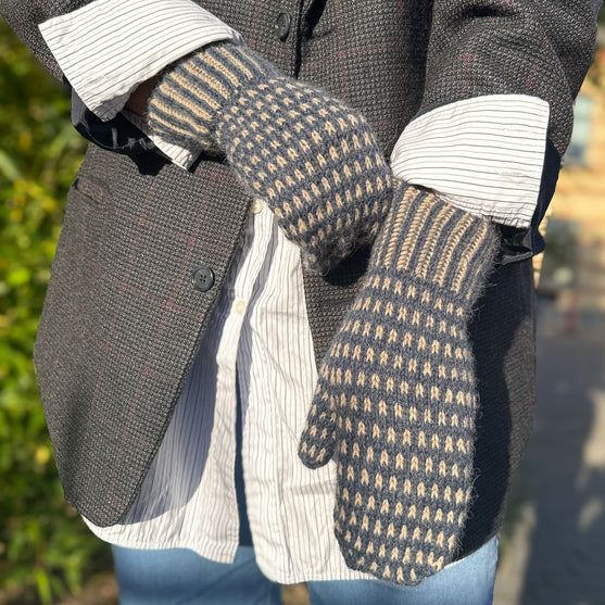 River Stone - Mittens
9