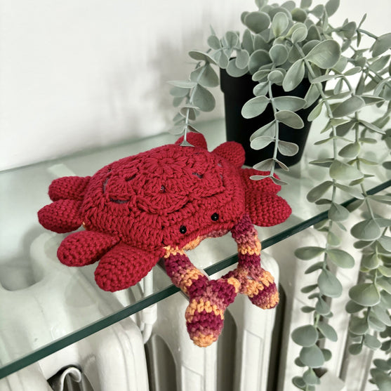 Mr. Claws - Crab
6