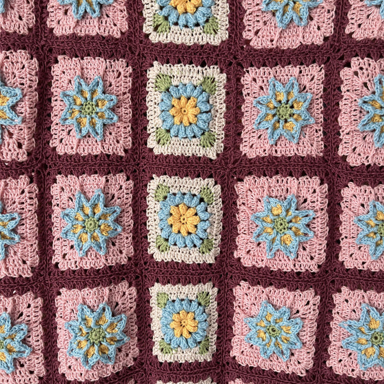 SuperBloom Set - Blouse & Skirt
5