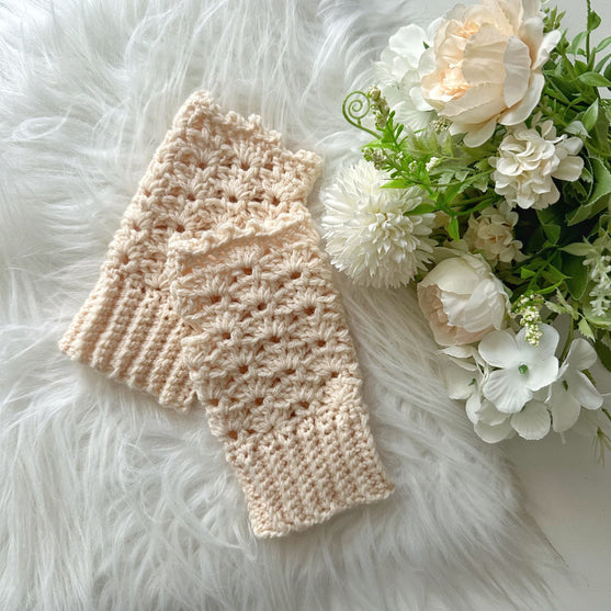 Icy Thistle - Fingerless Gloves
6