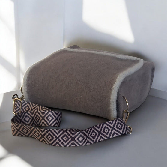 Jess  - Felted Bag
5