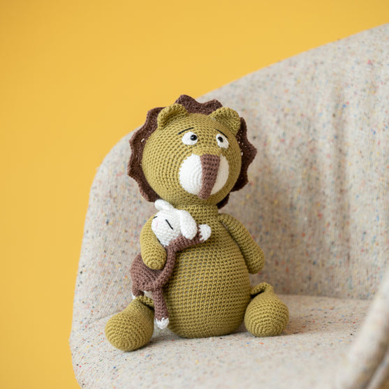 Lennon the Lion
2
