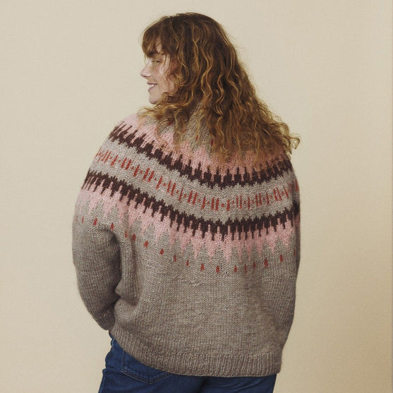 Dorthea - Yoke Sweater
4