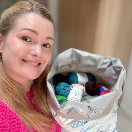 Lucky Bag Cotton - 1 Kg (35.3 oz) - Hobbii
2