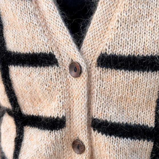 Max - Cardigan
3