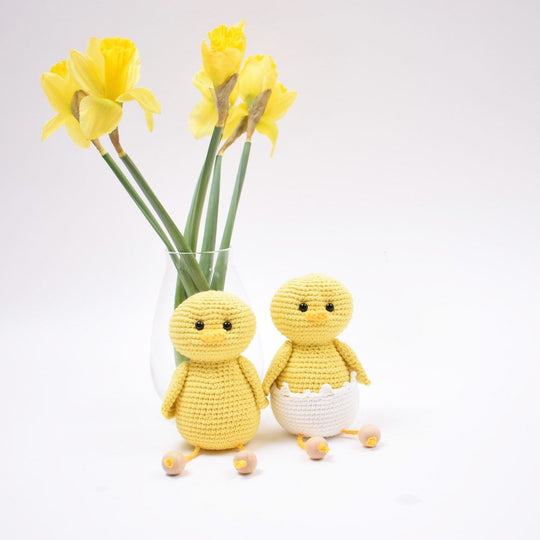 Easter Chicks with Shell - Large