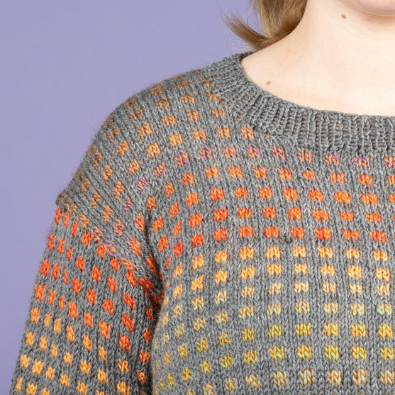 Pi - Sweater with dots
5